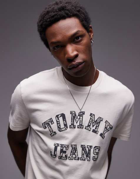 Tommy Jeans - Råhvid T-shirt med college-logo med paisley-mønster - view 1