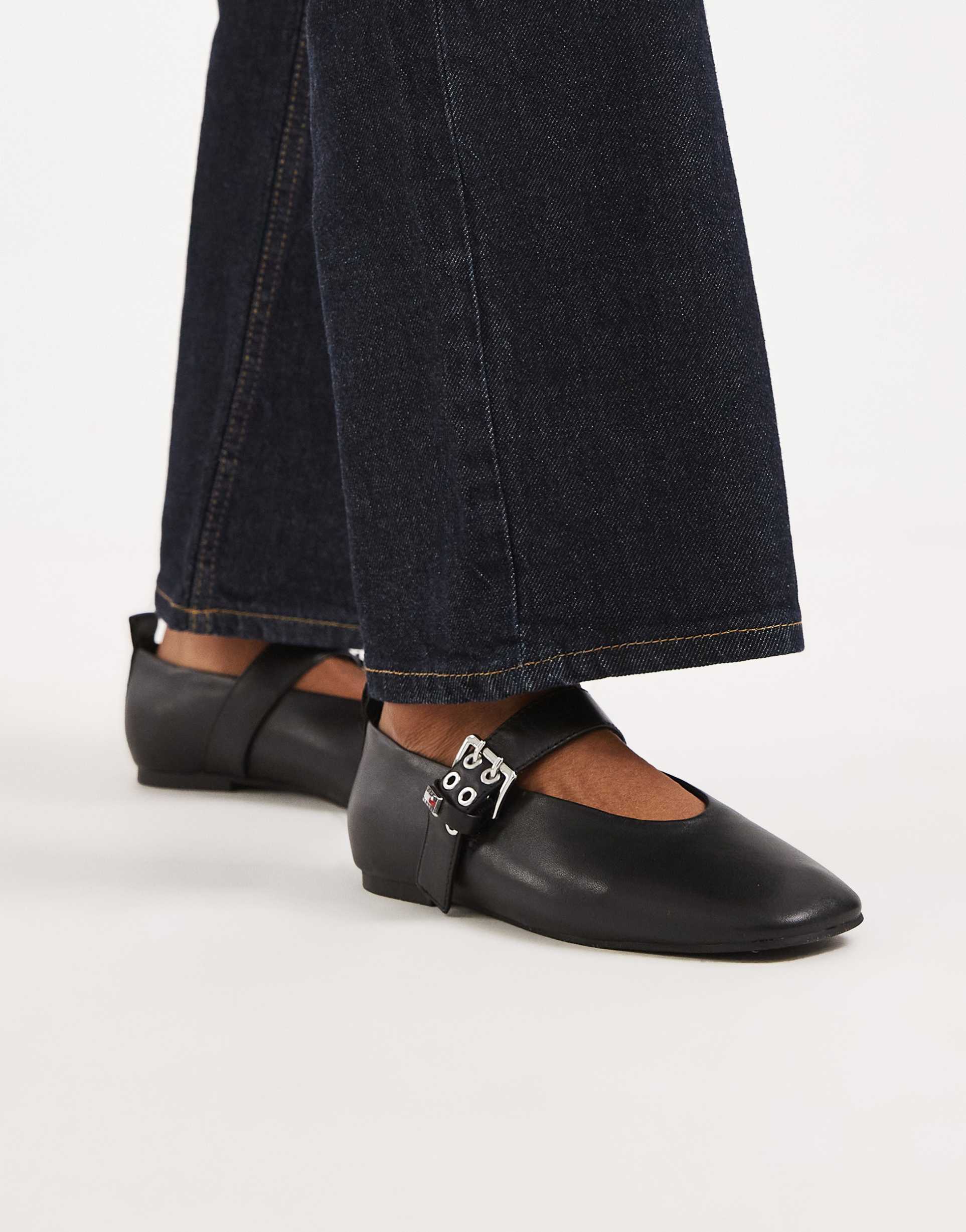tommy jeans real leather ballerina flats with buckles in black