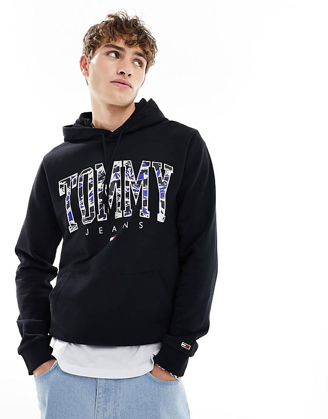 Tommy Jeans - regular camo new varsity logo hoodie in black
