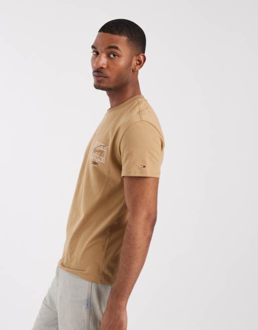 Tommy Jeans – Regular-Fit-T-Shirt in Braun mit Flag-Logo und Markendetail , 2 von 5