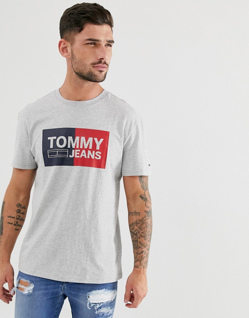 Tommy Jeans - Regular-fit T-shirt met split en vierkant logo in grijs