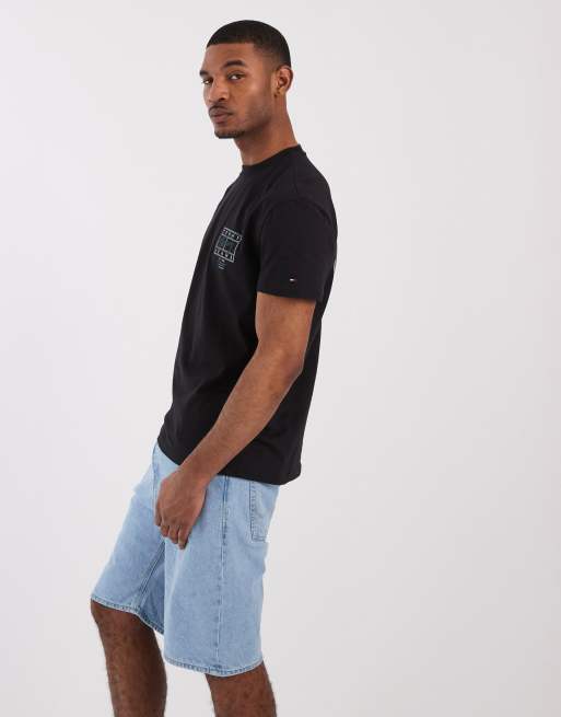 Tommy Jeans regular flag logo with signature detail t-shirt in black , 3 of 5