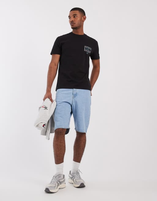 Tommy Jeans regular flag logo with signature detail t-shirt in black , 5 of 5