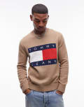 [Tommy Jeans] Tommy Jeans regular flag sweatshirt in brown XS Vintage Camel Melange