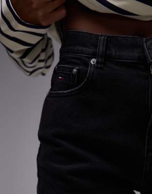 Tommy Jeans Regular Mom Shorts In Black