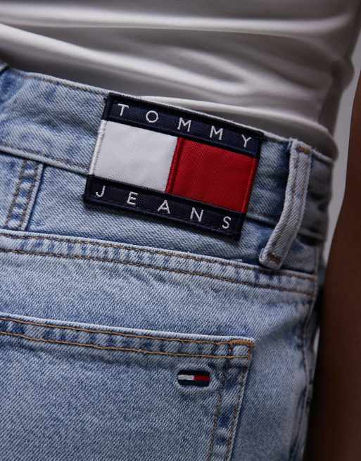 Tommy Jeans regular mom shorts in light blue , 3 of 5