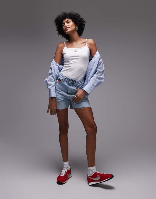 Tommy Jeans regular mom shorts in light blue , 4 of 5