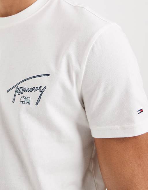 Tommy Jeans regular signature detail black print t-shirt in white , 5 of 5