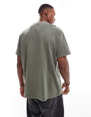 TOMMY JEANS RELAXED BADGE T-SHIRT