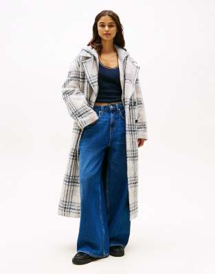 Tommy Jeans Relaxed coat with wool in light grey-White