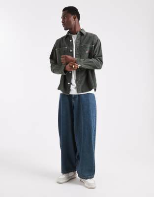 Tommy Jeans Relaxed Cord Shirt In Green