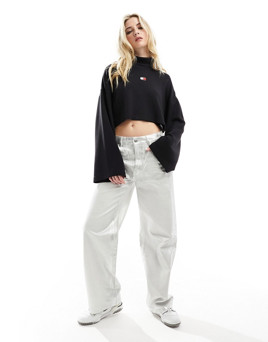 Tommy Jeans relaxed cropped badge turtleneck in black
