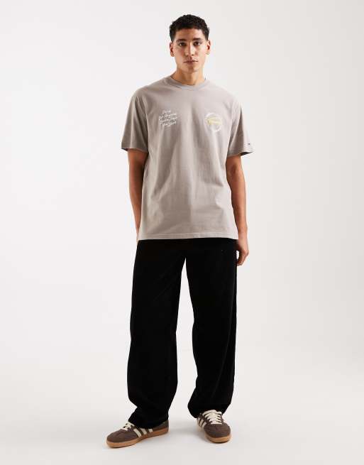 Tommy Jeans – Relaxed-Fit-T-Shirt in Steinbeige mit rundem Logo, 2 von 5