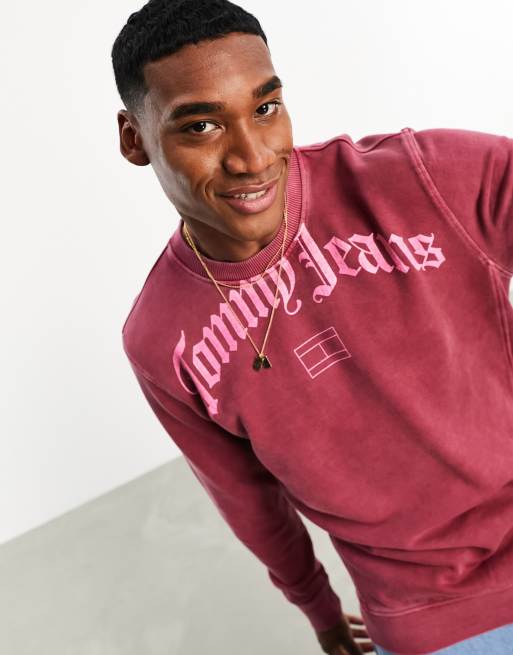 Tommy Jeans relaxed grunge arch logo crewneck sweatshirt in red | ASOS