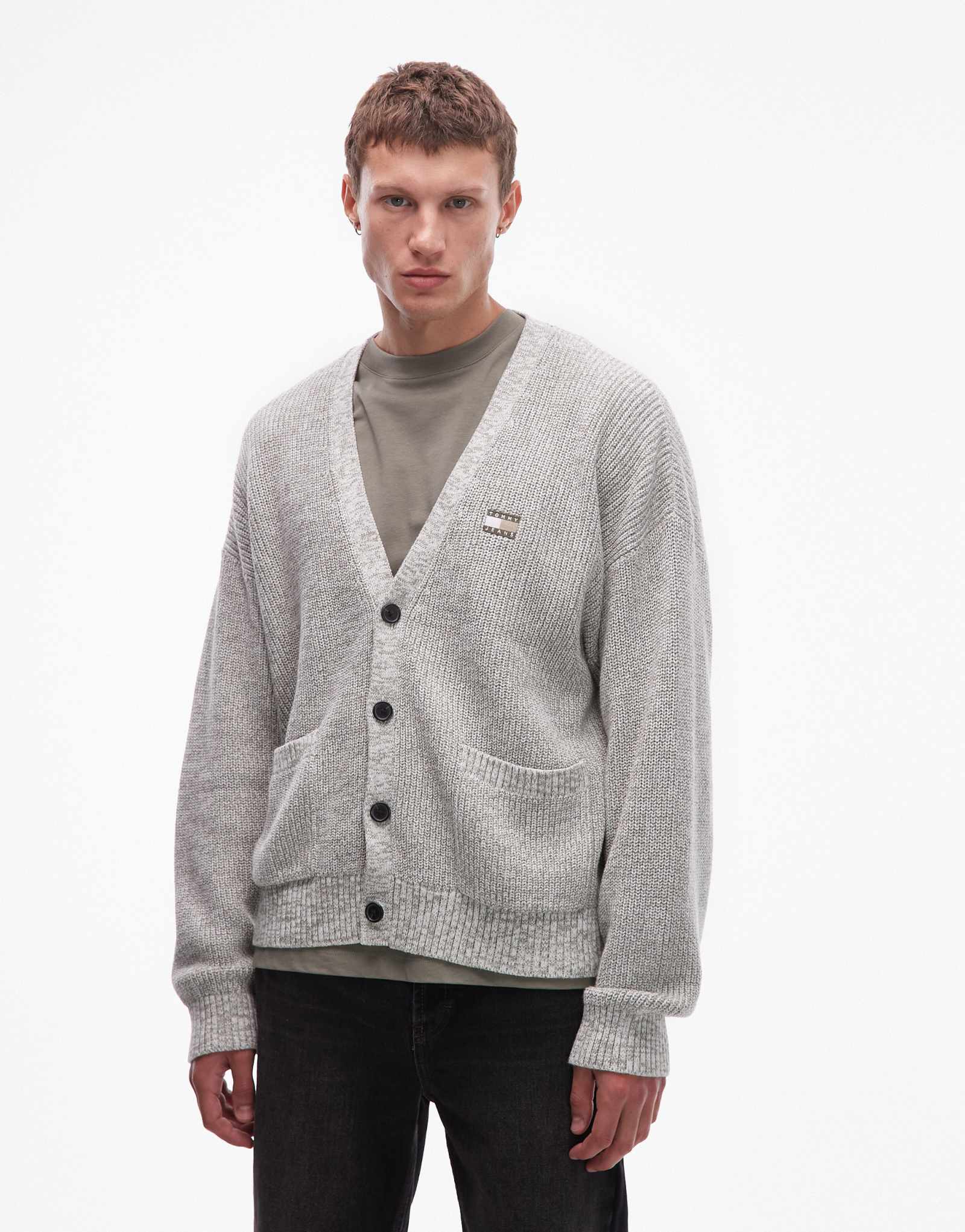 Свободный вязаный кардиган Tommy Jeans серого цвета