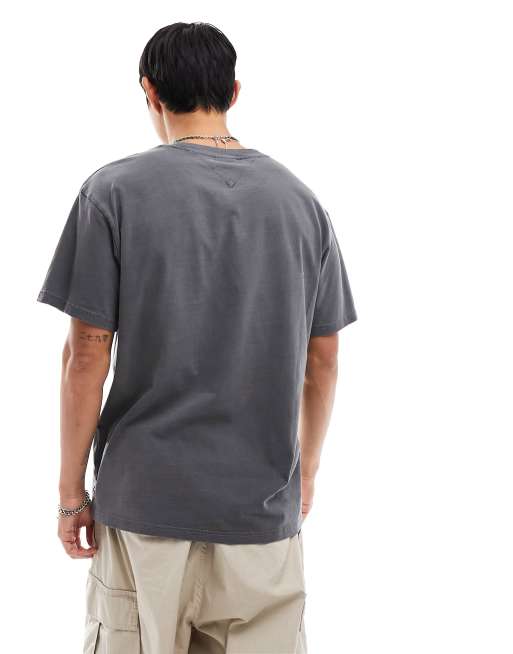 Tommy Jeans relaxed linear fire flag logo t-shirt in charcoal, 3 of 4