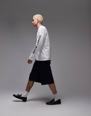 Tommy Jeans Relaxed Logo Long Sleeve T-shirt In White