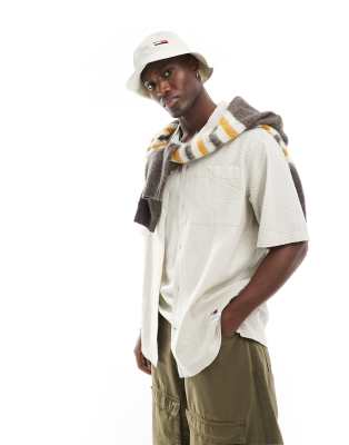 Tommy Jeans Tommy Jeans relaxed seersucked camp shirt in off white-Neutral