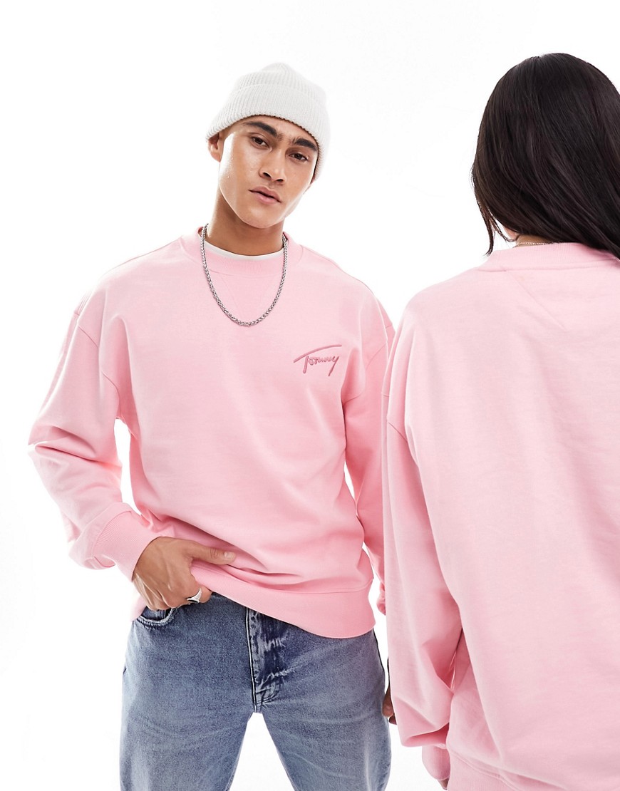Tommy Jeans relaxed signature crew neck sweatshirt in pink