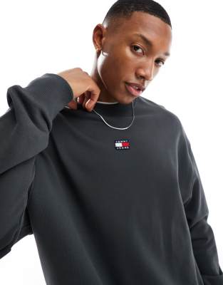 relaxed XS badge logo crewneck sweatshirt in charcoal-Gray