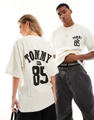 Tommy Jeans Remastered 1985 logo unisex t-shirt in white - ASOS Price Checker
