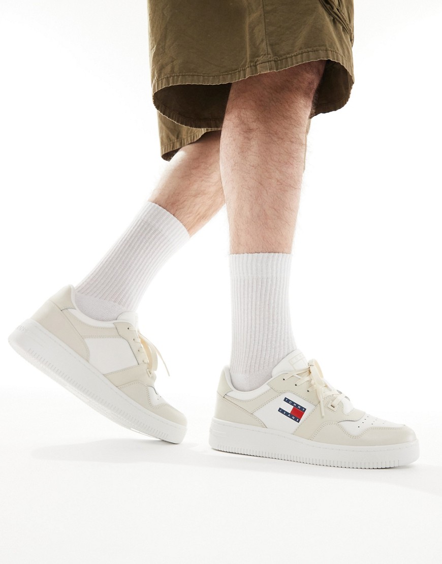 Tommy Jeans retro basket essential trainers in off white