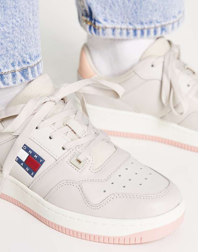 Tommy Jeans retro basket sneakers in cream