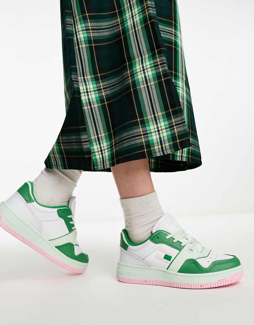 Tommy Jeans retro basket trainer in green