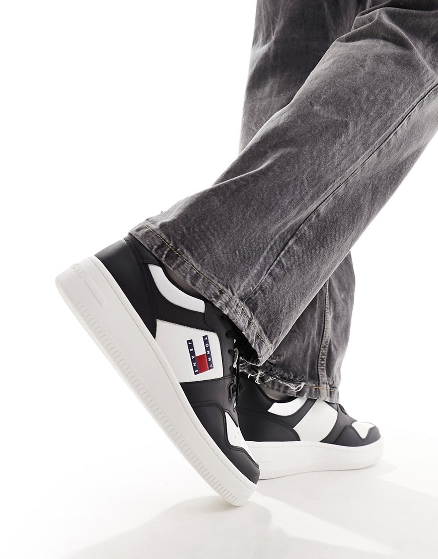 Tommy Jeans retro basket trainers in multi-Black