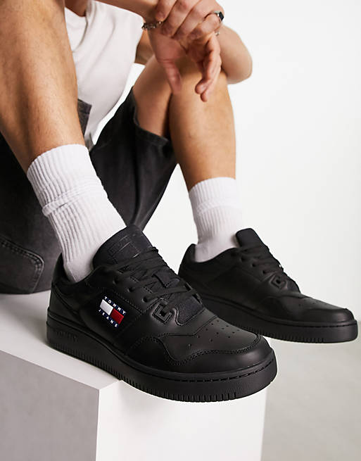 Tommy Jeans retro flag logo basket essential sneakers in black |  Portafoglio grande da donna YBI TOMMY HILFIGER YBI Tommy Jou Large Za  Wallet AW0AW12083 C7H | CamaragrancanariaShops