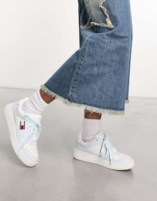 Tommy Jeans - Retro leren basketbal sneakers in lichtblauw