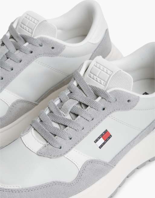 Tommy Jeans Retro logo leather cleat chunky trainers in grey, 6 of 7