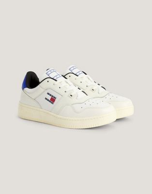 Tommy Jeans retro logo trainer in Ivory