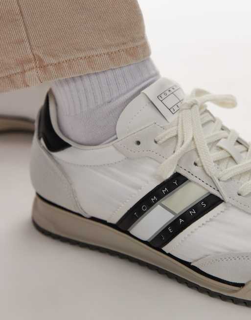Tommy Jeans retro runner cleat trainers in white and black, 5 of 5