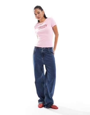 Tommy Jeans Retro Script Baby T-shirt In Pink