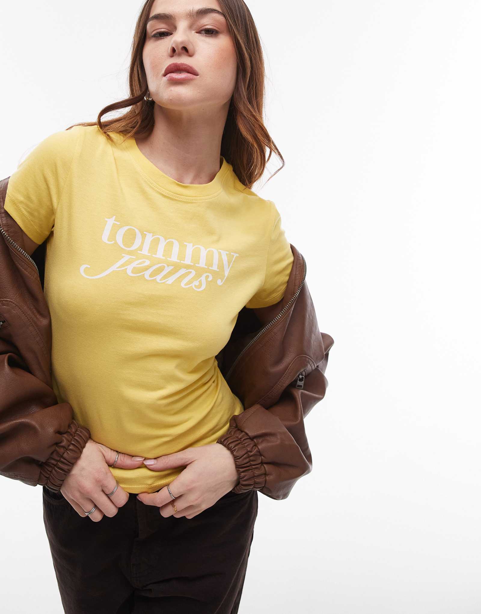 Детская футболка с надписью Tommy Jeans в стиле ретро желтого цвета