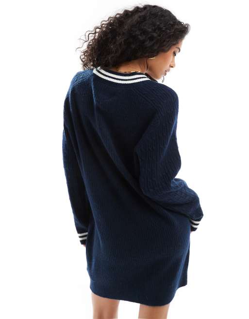 Tommy Jeans Robe pull à logo écusson et col V Bleu marine ASOS