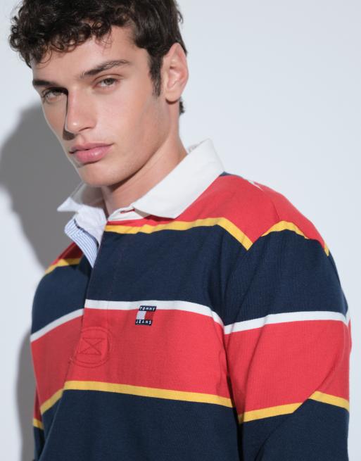 Tommy Jeans rugbyskjorte med badge-logo i rød/navy-stribe, 7 af 7