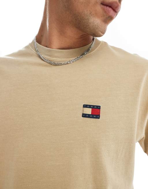 Tommy Jeans - Ruimvallend T-shirt met badge in lichtbruin, 4 van 4