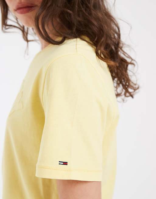Tommy Jeans - Ruimvallend T-shirt met varsity logo in geel, 2 van 4