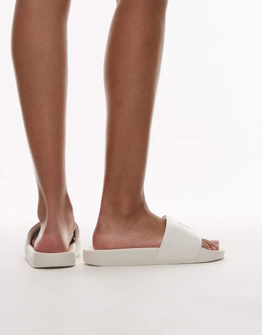 Tommy Jeans – Sandalen in Weiß mit Flaggenlogo, 3 von 4
