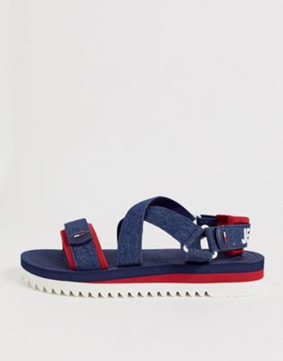 Tommy Jeans - Sandalen met denim bandje en contrasterende zool in marineblauw