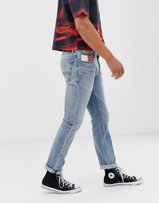 Tommy Jeans - Scanton heritage - Slim-fit jeans in lichtblauwe wassing