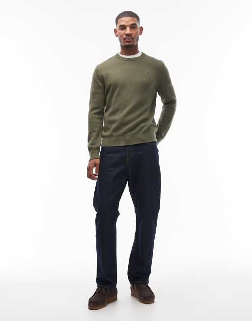 Tommy Jeans – Schmal geschnittener Pullover in Grün mit Logo auf der Brust, 2 von 5