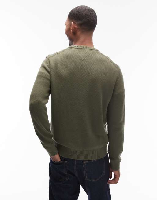 Tommy Jeans – Schmal geschnittener Pullover in Grün mit Logo auf der Brust, 3 von 5