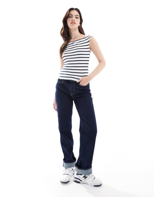 Tommy Jeans – Schulterfreies Oberteil in Weiß und Marineblau gestreift, 4 von 4