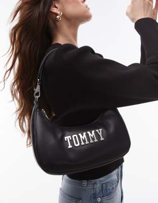 Tommy Jeans - Schultertasche im 90er-College-Design in Schwarz