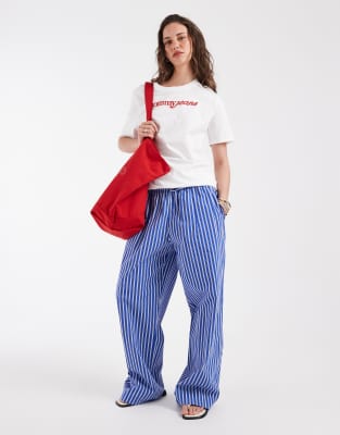 Tommy Jeans Script Logo Relaxed Fit T-shirt In White