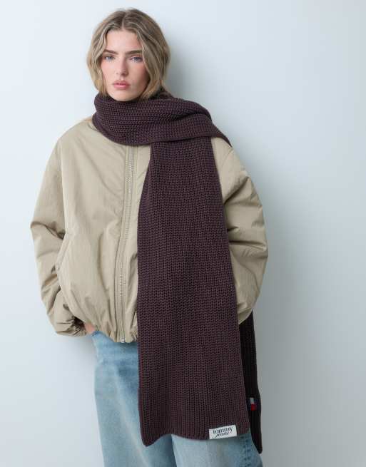 Tommy Jeans script logo scarf in brown, 4 of 4