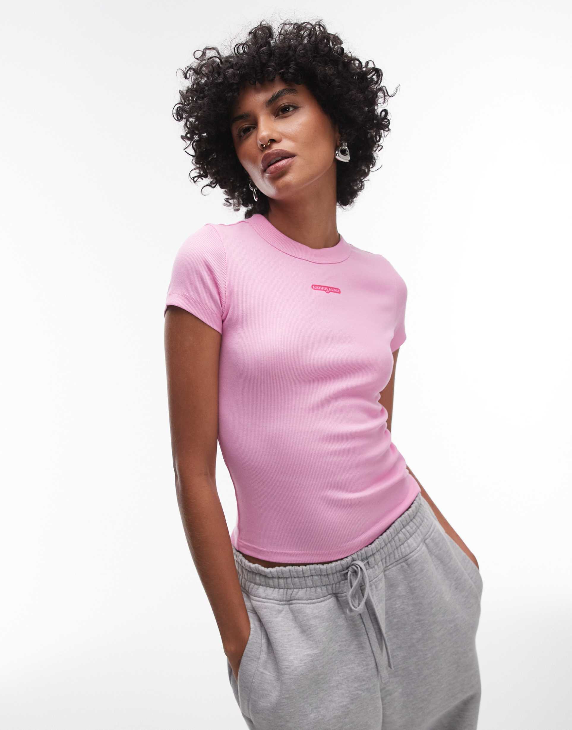 tommy jeans script slim t-shirt in bright pink